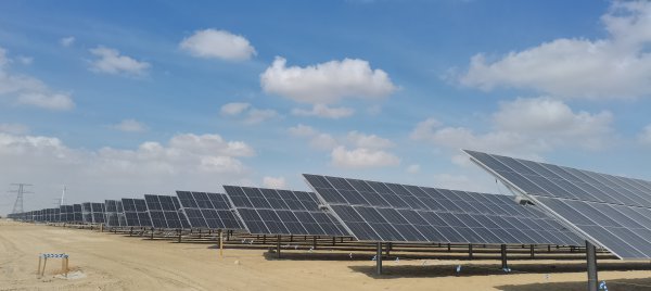 <b>Abu Dhabi Al Dhafra PV2 Station</b>